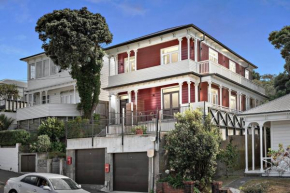 Luxurious, sunny and spacious in prime location
